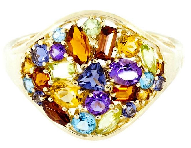 Pierścionek multigem. Oszałamiający trend w biżuterii na lato 2013: pierścionki multigem
