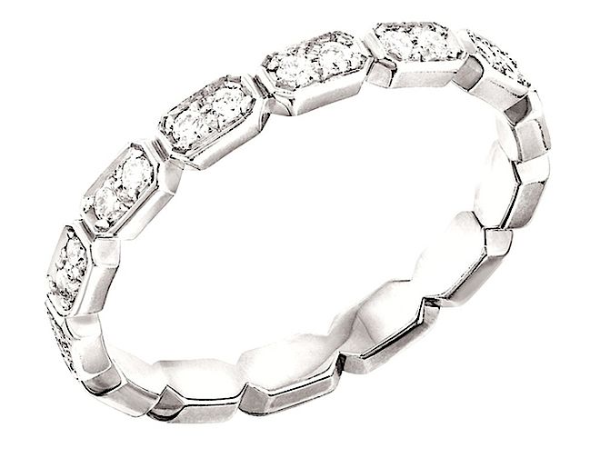 Obrączka eternity Chanel „Première” z 28 diamentami w brylantowym szlifie. Obrączki eternity: biżuteria na zawsze