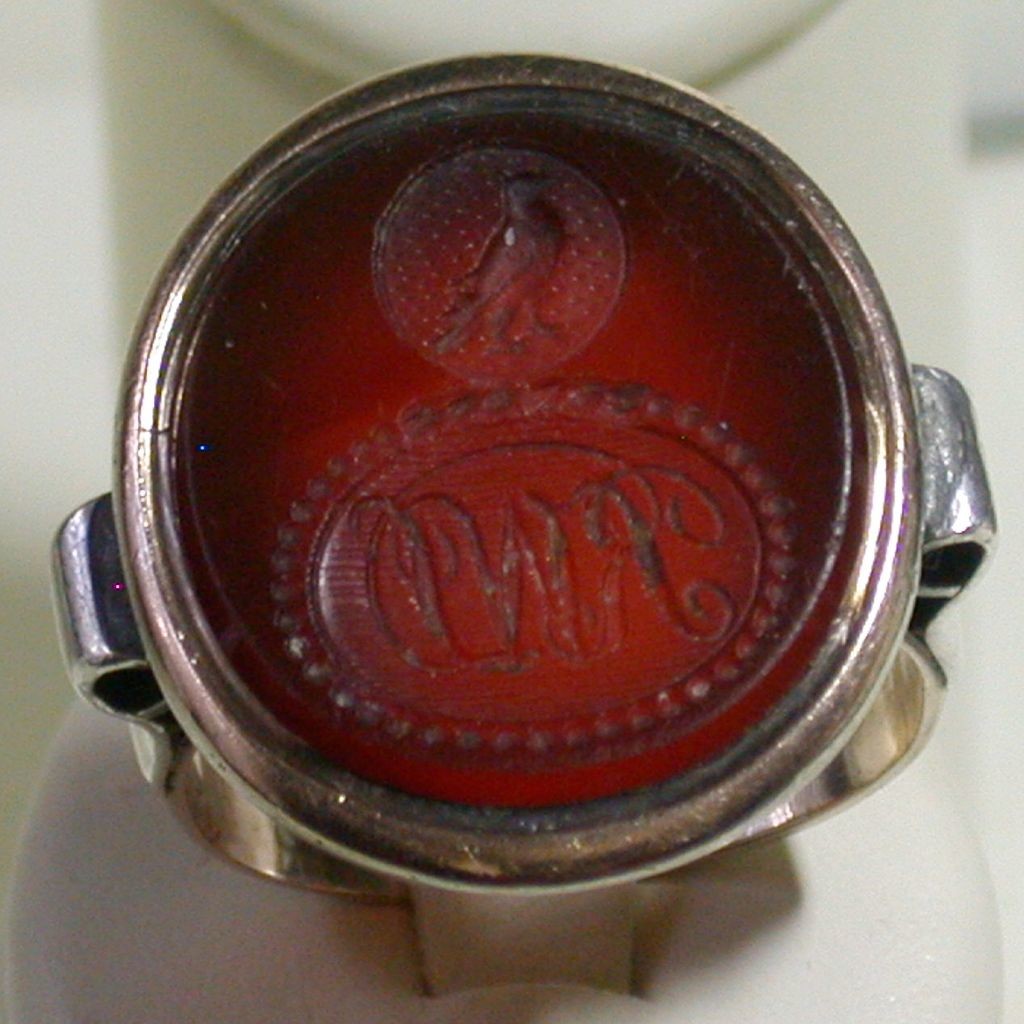 pierścień z intaglio w karneolu, XVIII w.