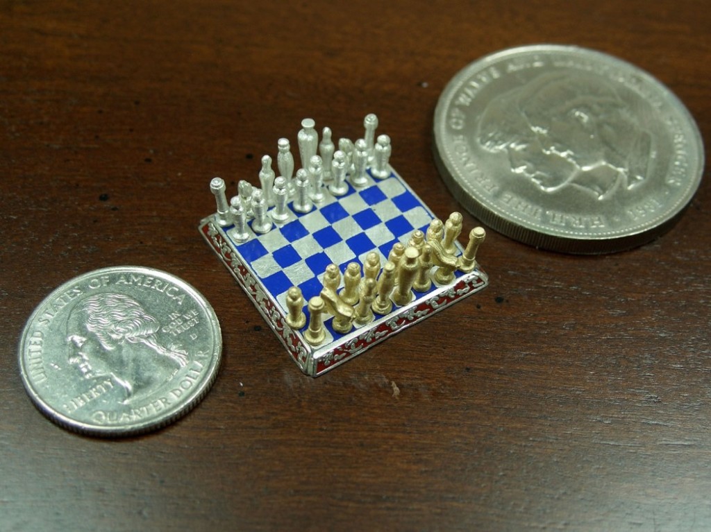 Smallest-Chess-Set-in-the-World-by-Sal-Knight-1