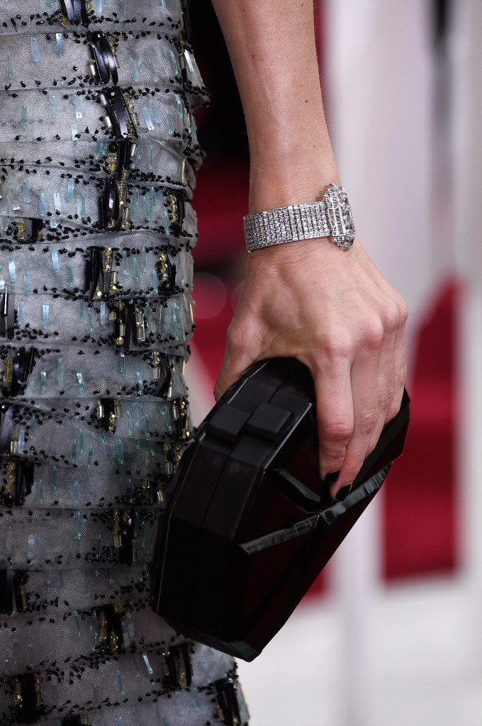 Naomi Watts w diamentowej bransolecie Anna Hu.
