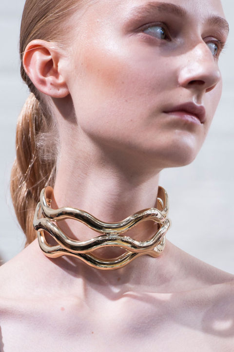 hbz-ss2016-trends-jewelry-collarbone-necklaces-jw-anderson-clp-rs16-8209